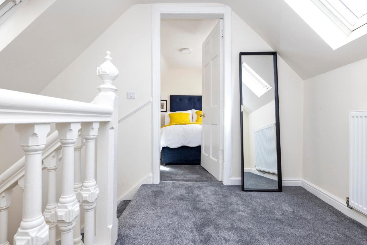 2 Bedroom Apartment On Peebles High Street Exteriér fotografie